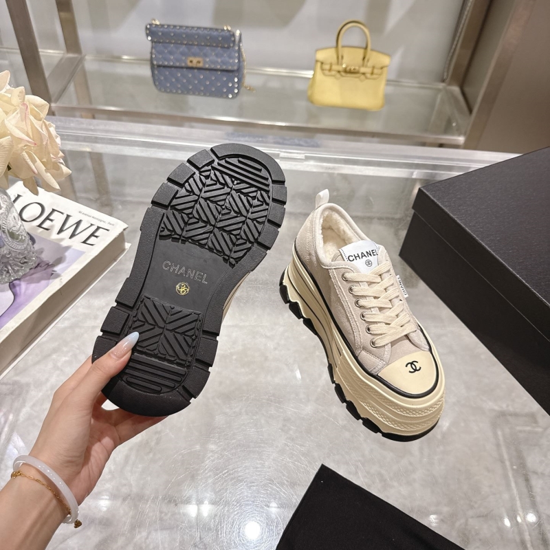 Ch**el sport shoes